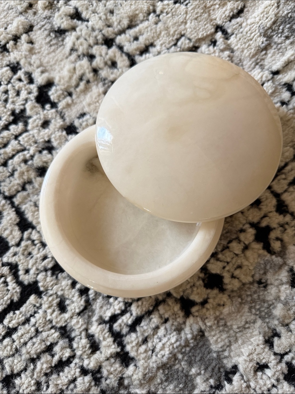 Polished Cream Albacore Onyx Vanity Trinket Box with Lid